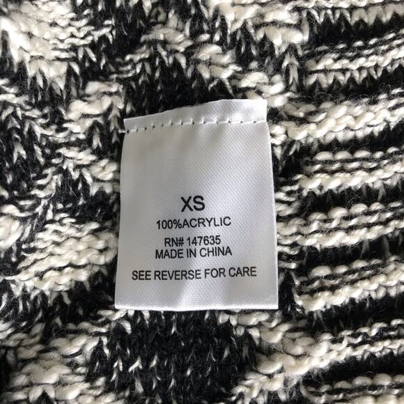 Romeo + Juliet Couture Cardigan Sweater - Picture 6 of 7